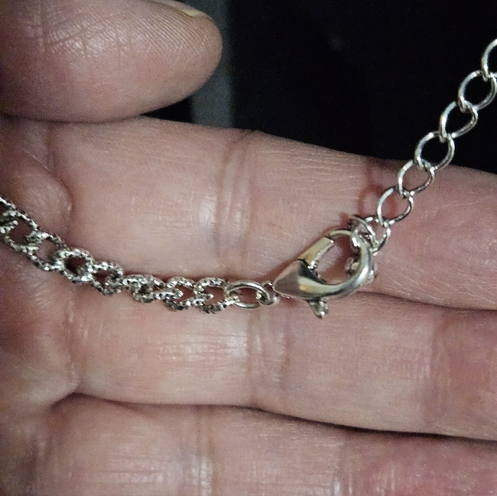RED ENAMEL STEER HEAD HOWDY NECKLACE - Picture 6 of 6